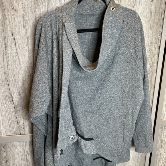 Lululemon Jacket That's A Wrap Grey Snap Button Draped Neck Pockets Sz 8 - Picture 5 of 8